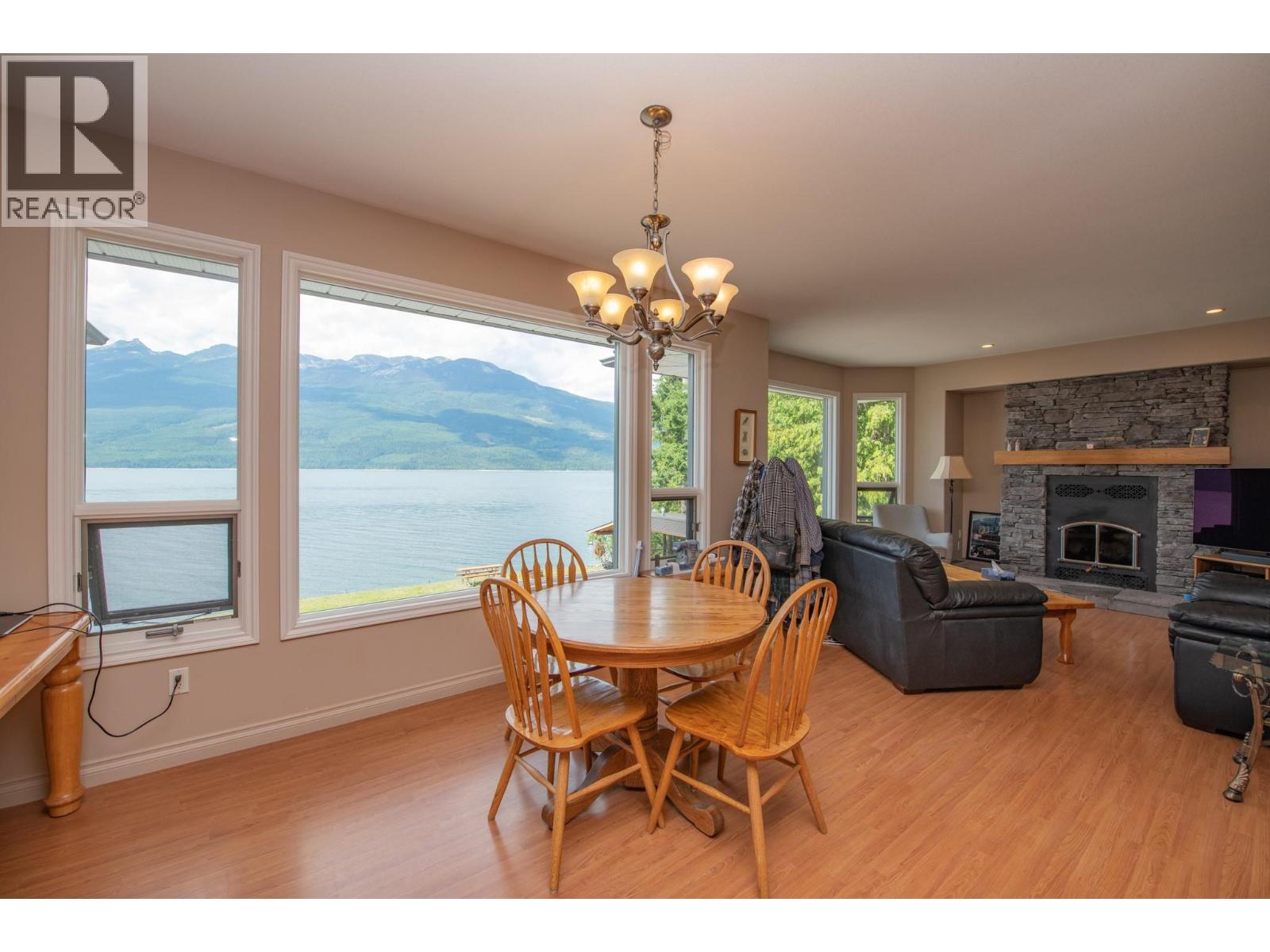 1710 6 Highway, Nakusp