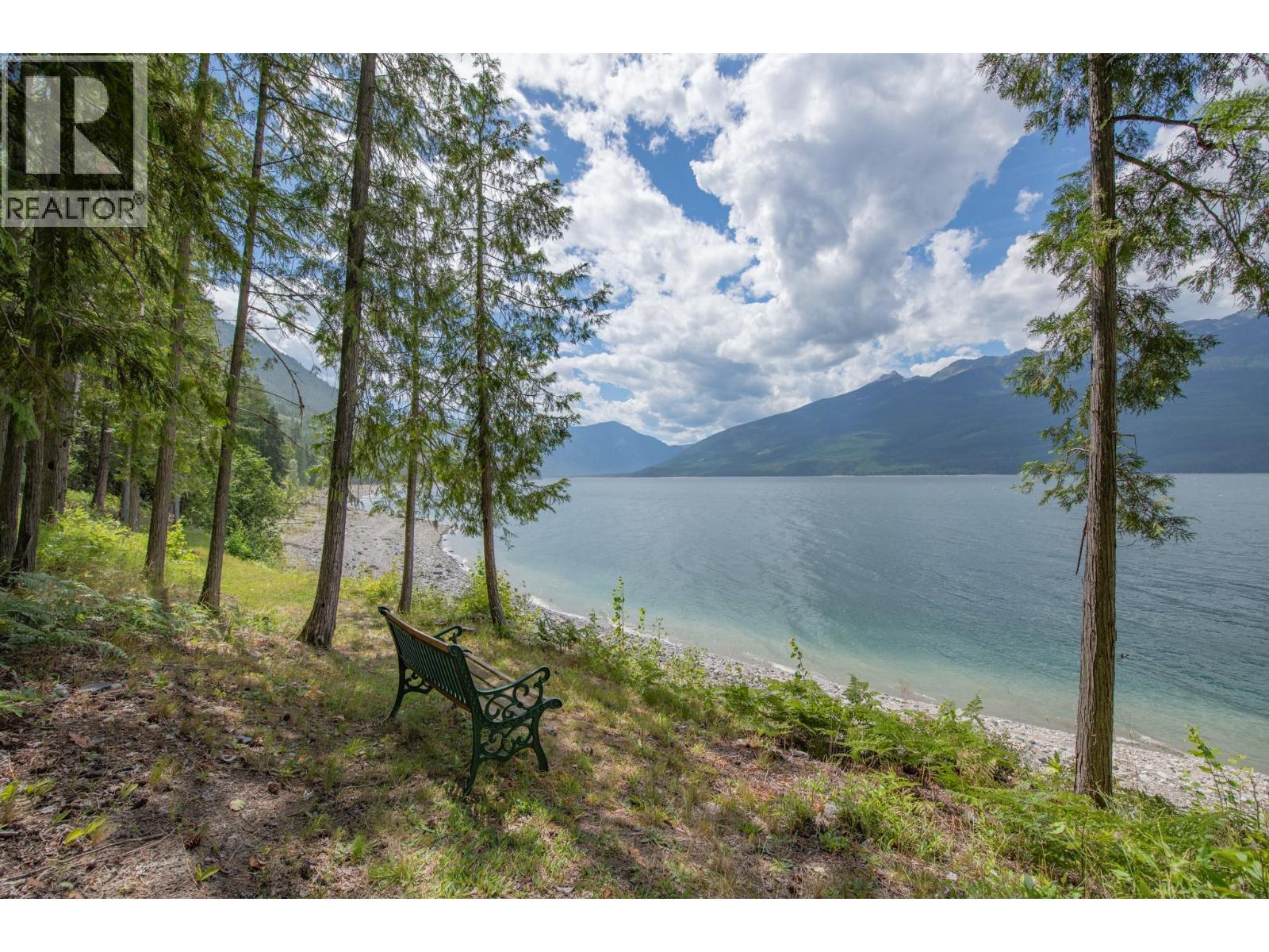 1710 6 Highway, Nakusp