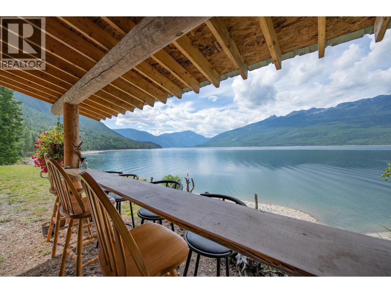 1710 6 Highway, Nakusp