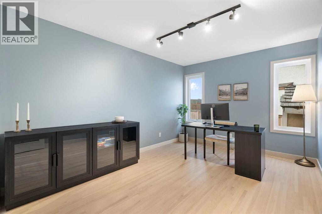 Single Family House for Sale in  Woodbriar Place SW Woodbine Calgary 