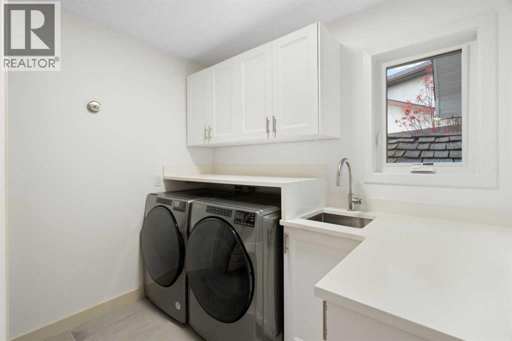 Single Family House for Sale in  Woodbriar Place SW Woodbine Calgary 