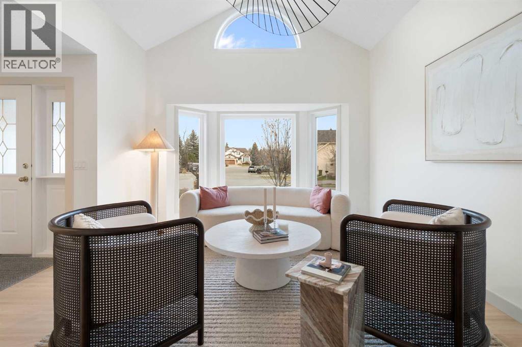 Single Family House for Sale in  Woodbriar Place SW Woodbine Calgary 