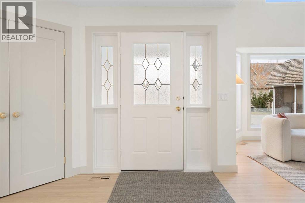 Single Family House for Sale in  Woodbriar Place SW Woodbine Calgary 