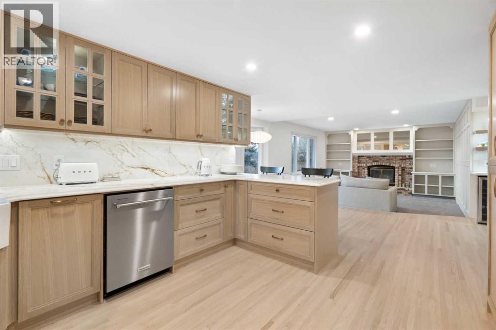 Single Family House for Sale in  Woodbriar Place SW Woodbine Calgary 