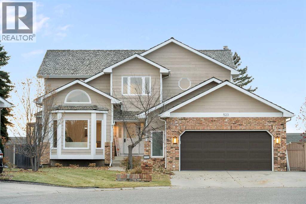 Single Family House for Sale in  Woodbriar Place SW Woodbine Calgary 