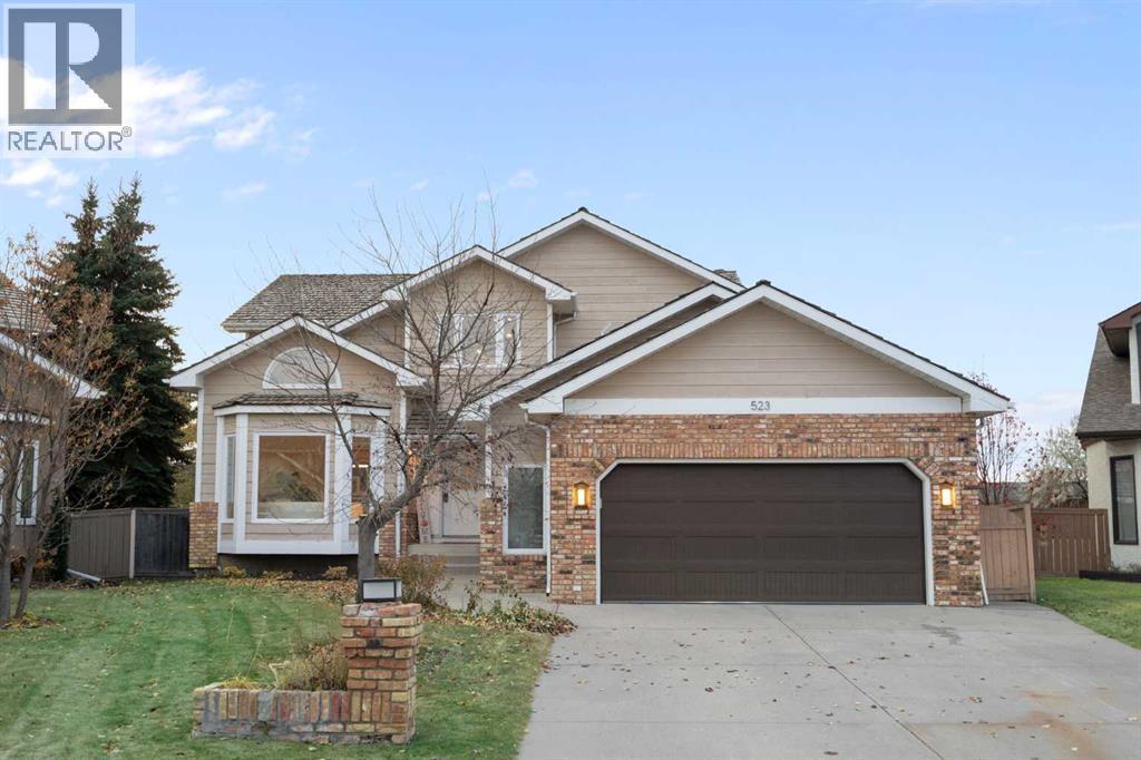 Single Family House for Sale in  Woodbriar Place SW Woodbine Calgary 