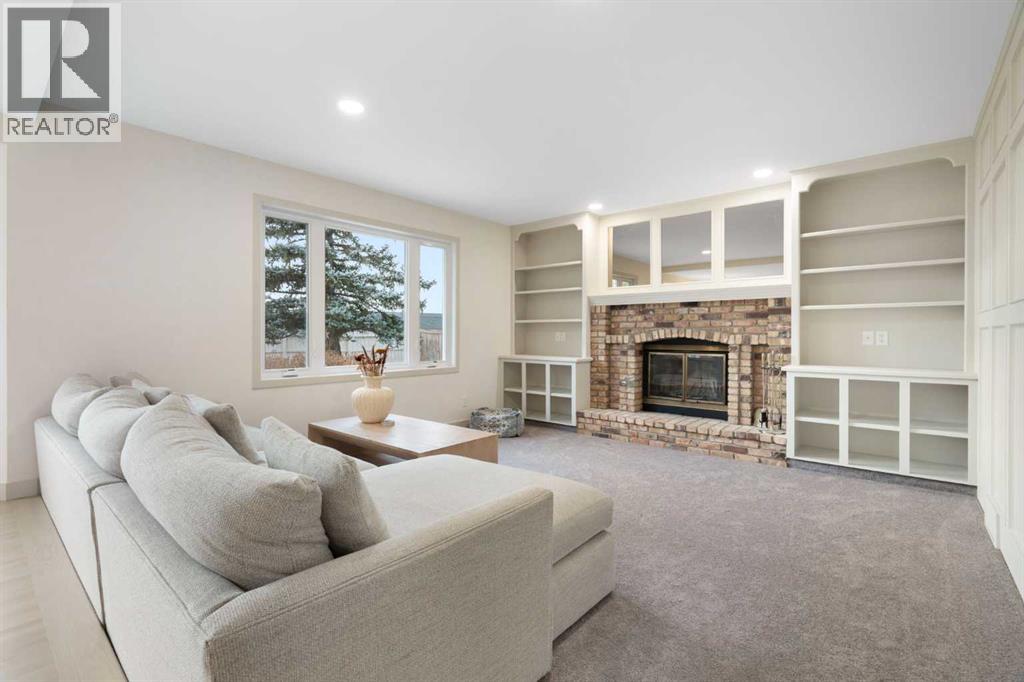 Single Family House for Sale in  Woodbriar Place SW Woodbine Calgary 