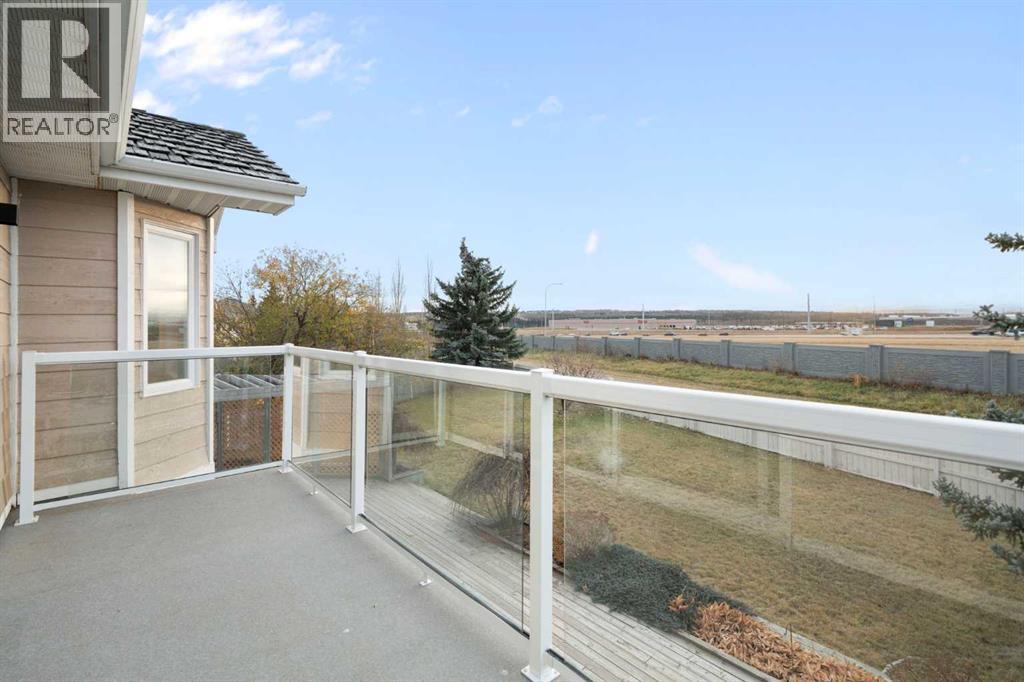 Single Family House for Sale in  Woodbriar Place SW Woodbine Calgary 
