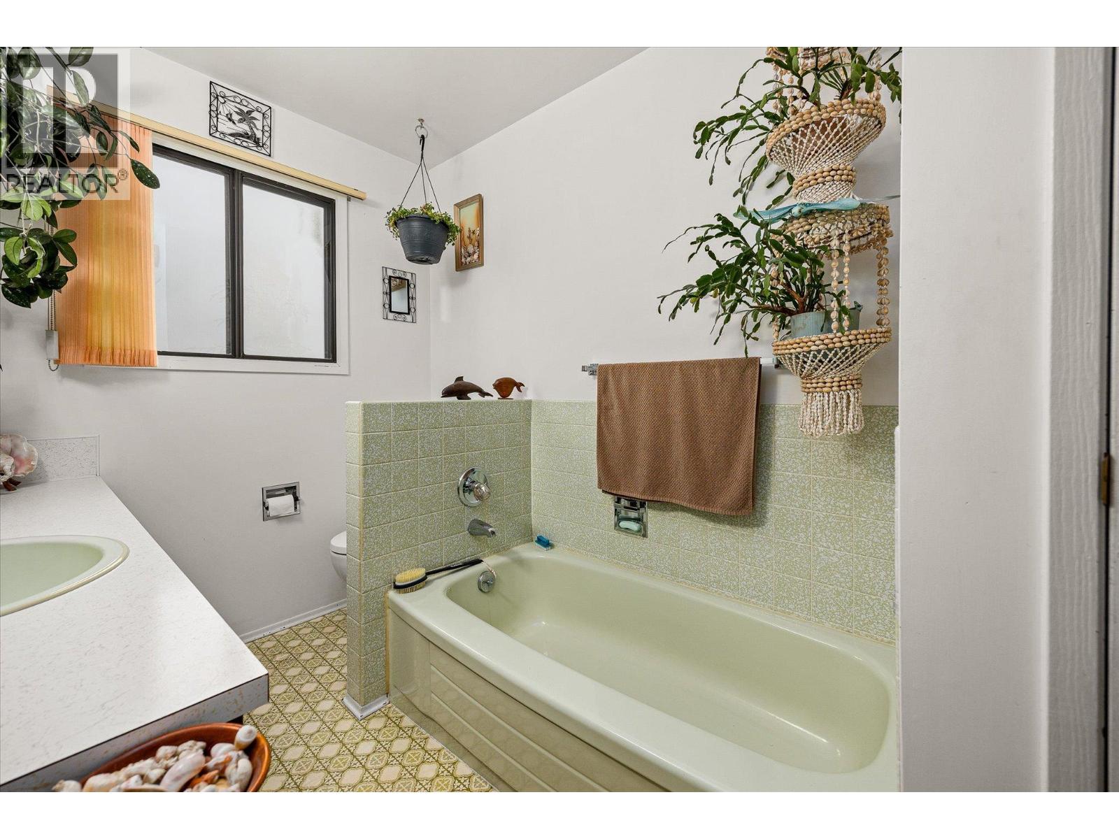  2425 Collingwood Road, West Kelowna