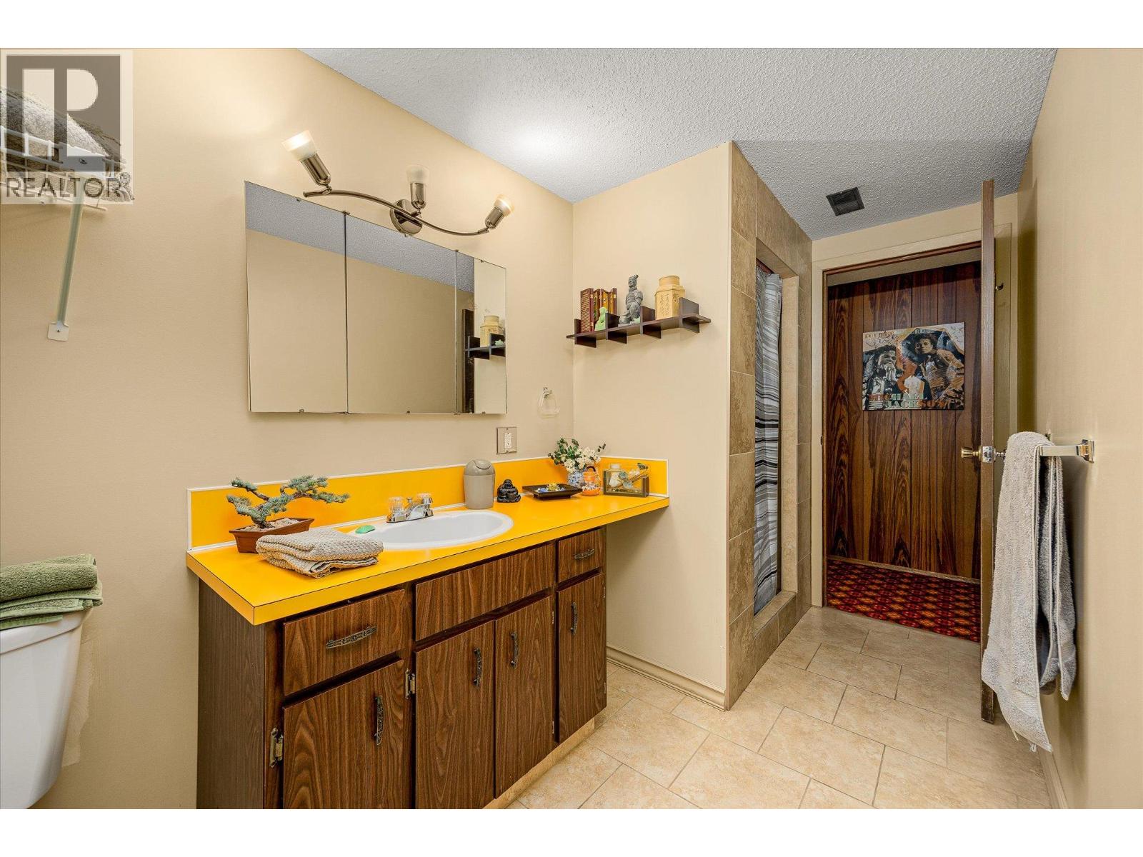  2425 Collingwood Road, West Kelowna