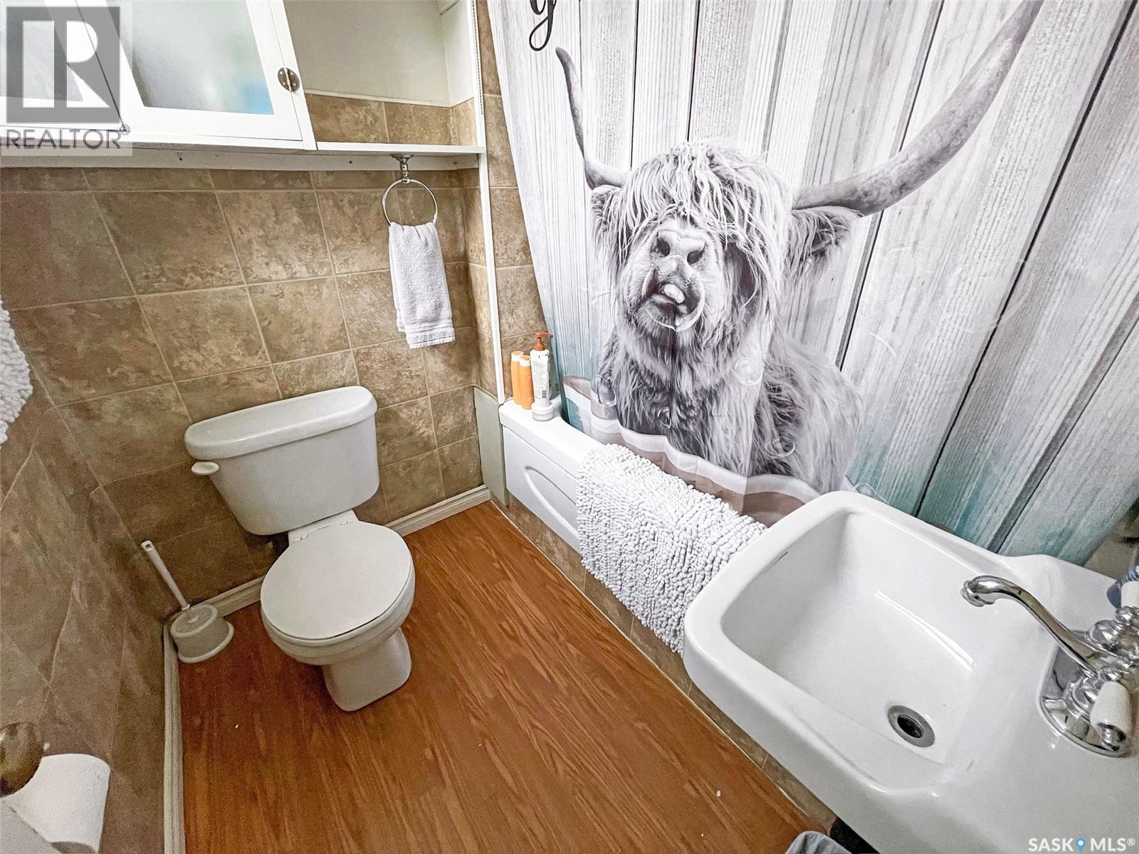 Single Family House Bungalow for Sale in  th AVENUE NW Swift Current 