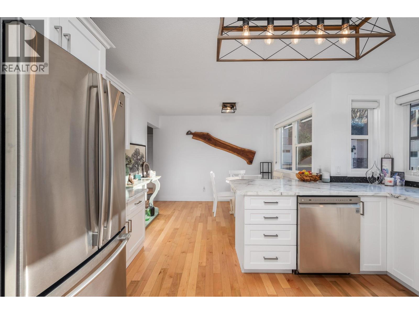 #9 401 Browne Road - 8