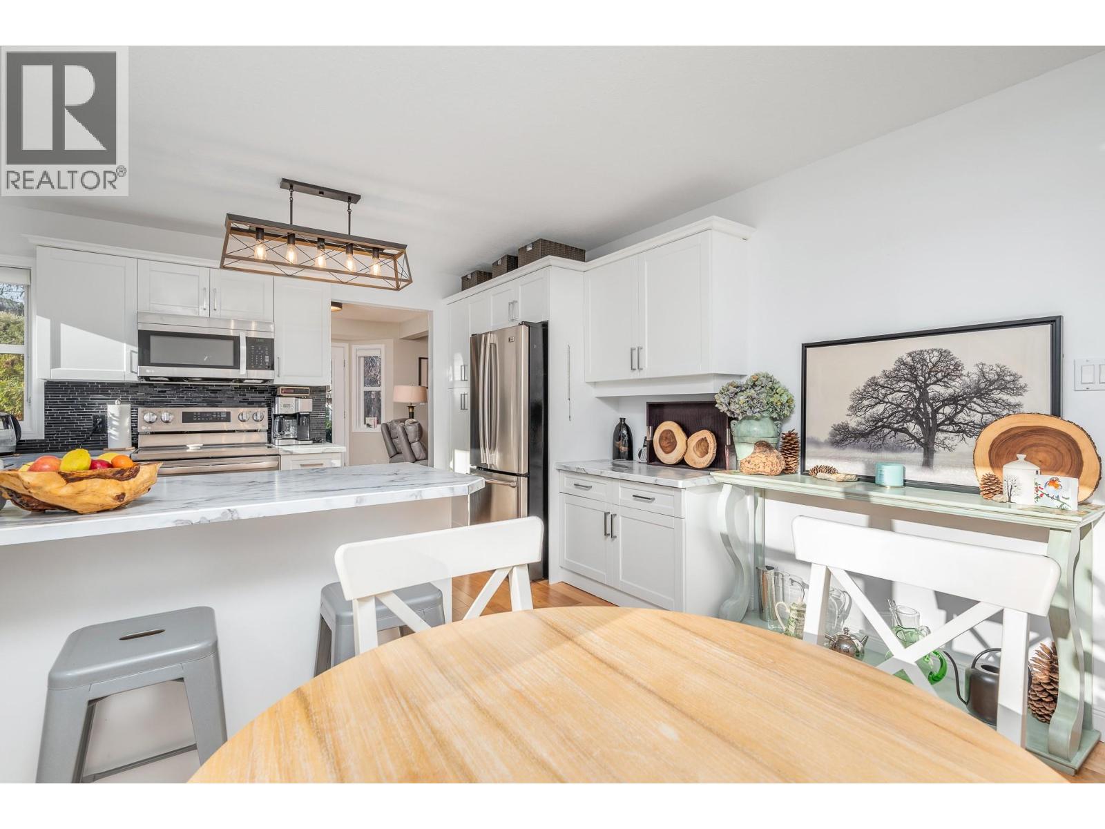 #9 401 Browne Road - 6