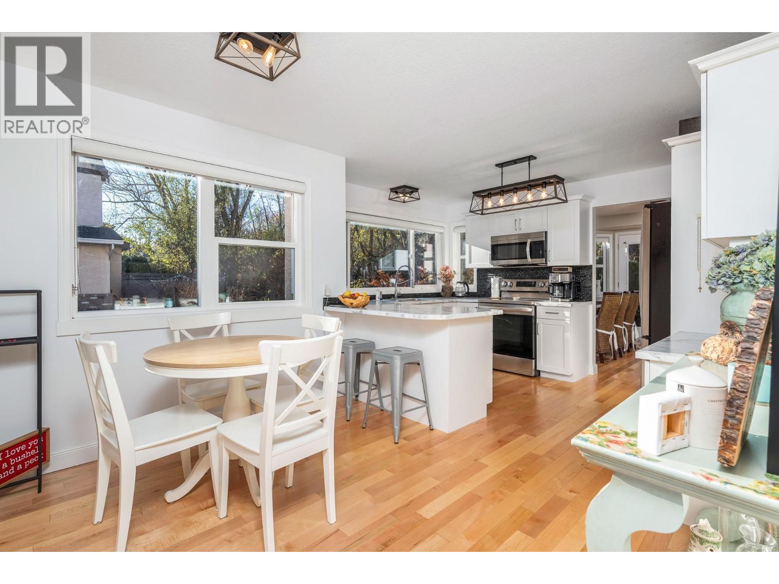 #9 401 Browne Road - 5