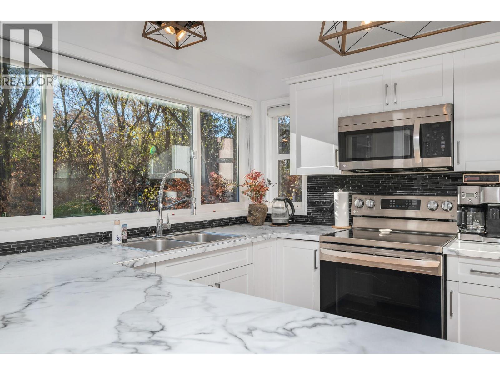 #9 401 Browne Road - 7