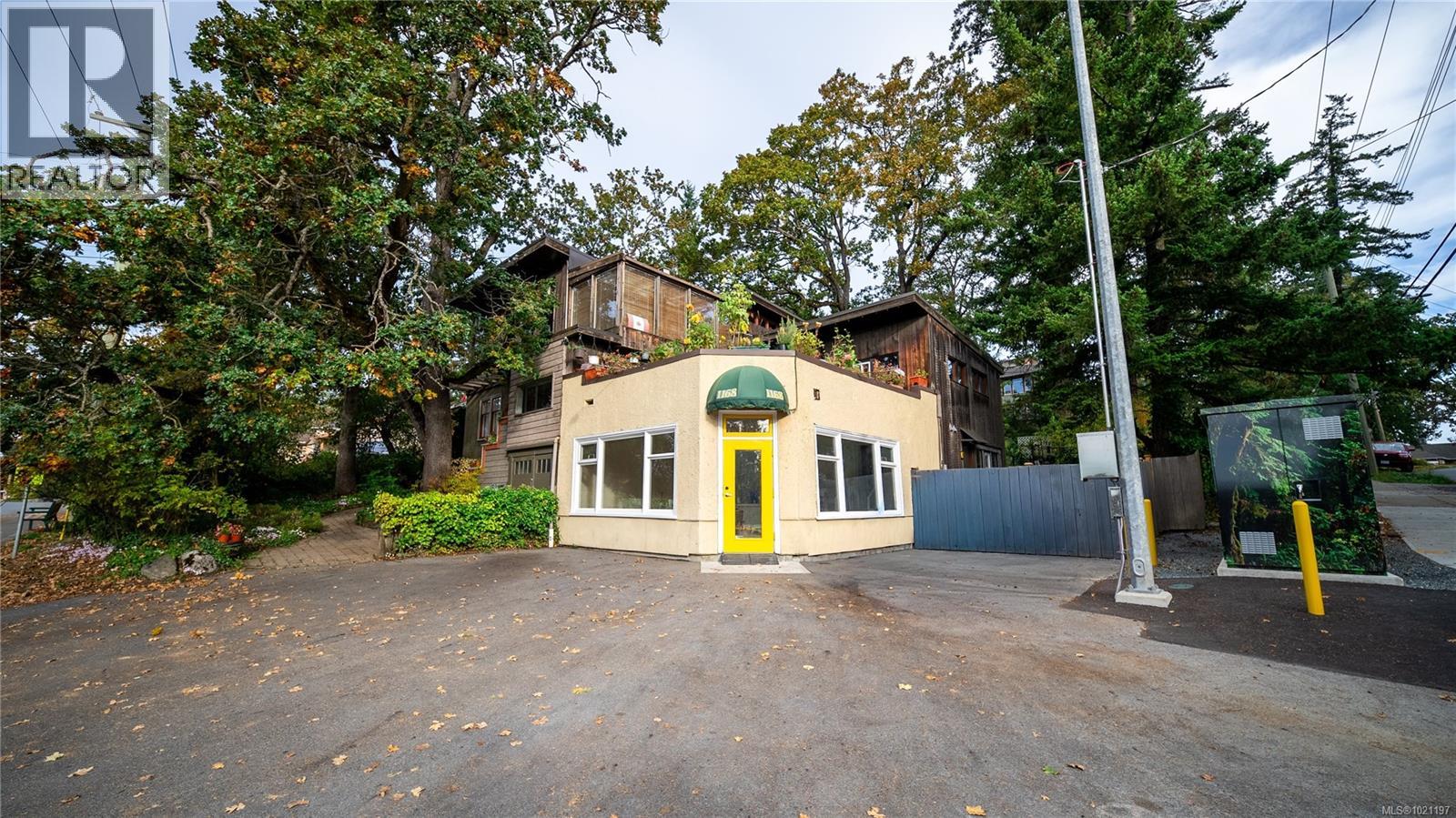  1168 Burnside Road West, Saanich