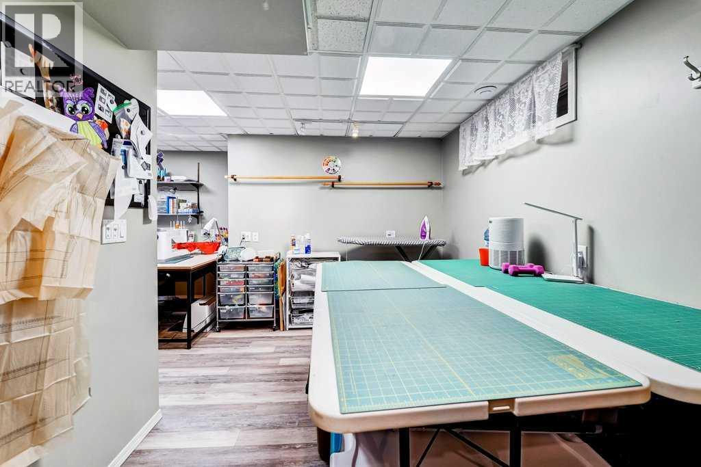 Single Family House for Sale in  HAWKTREE Circle NW Hawkwood Calgary 