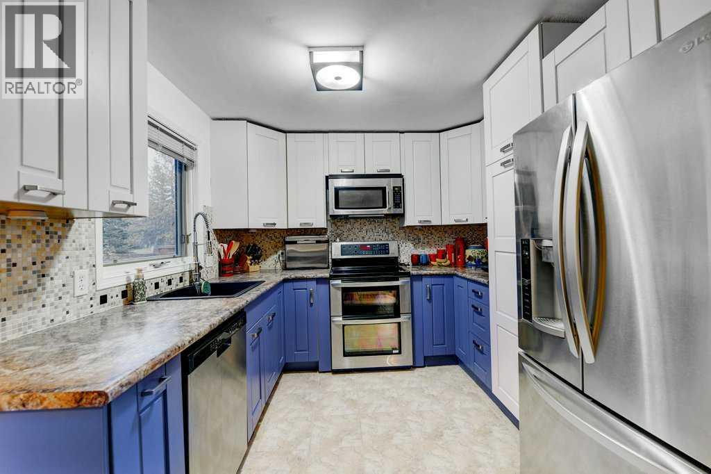 Single Family House for Sale in  HAWKTREE Circle NW Hawkwood Calgary 