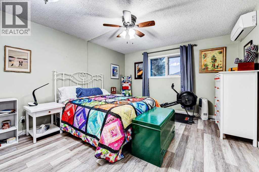 Single Family House for Sale in  HAWKTREE Circle NW Hawkwood Calgary 