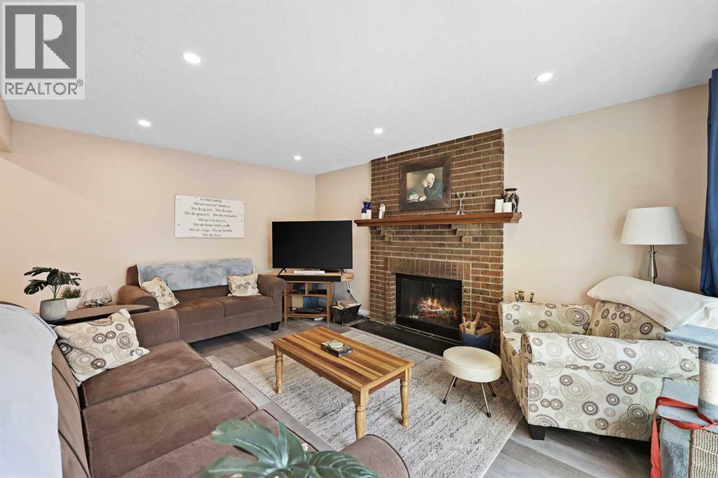 Single Family House for Sale in  Hawkfield Crescent NW Hawkwood Calgary 