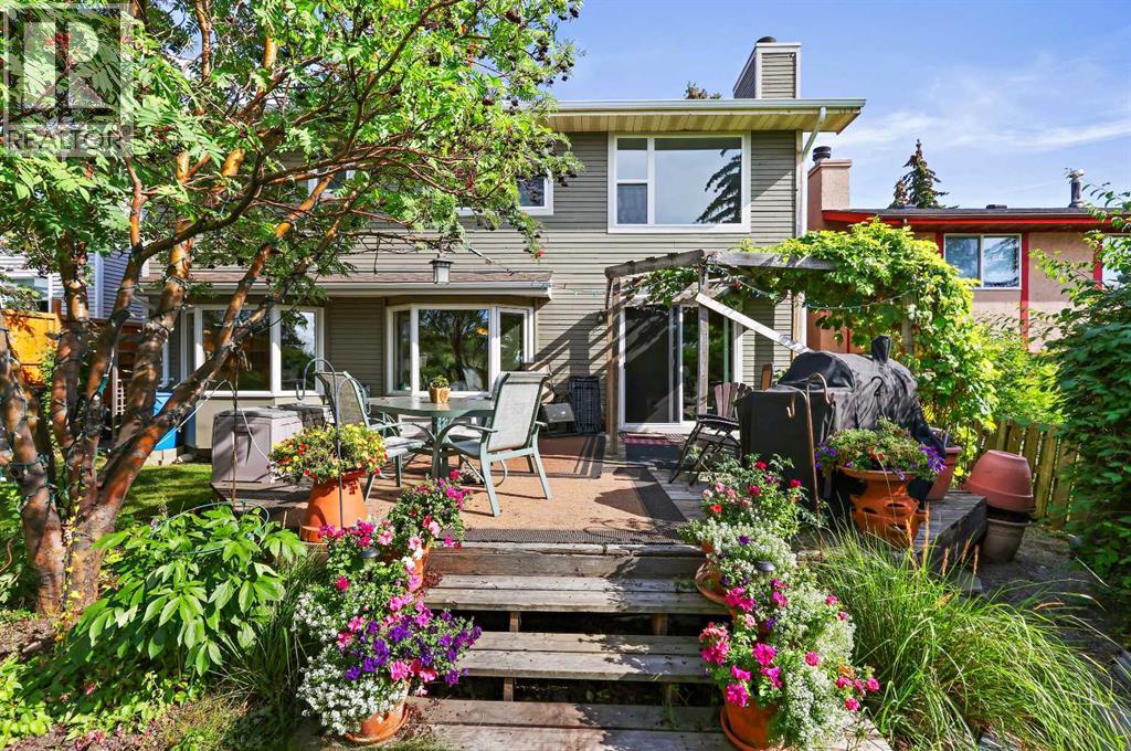 Single Family House for Sale in  Hawkfield Crescent NW Hawkwood Calgary 