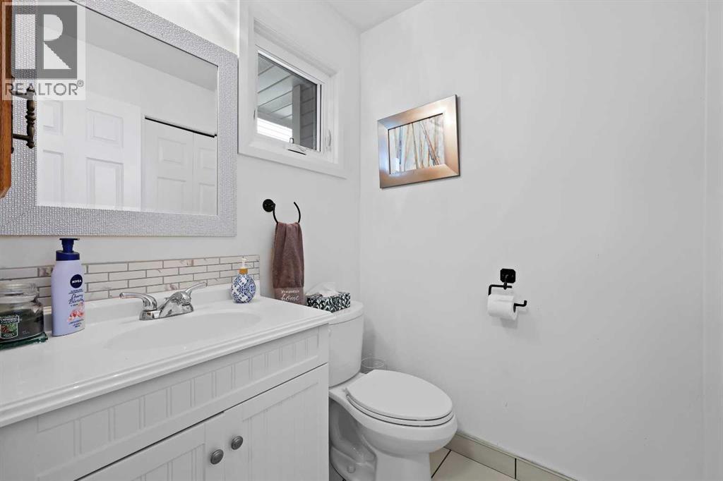 Single Family House for Sale in  Hawkfield Crescent NW Hawkwood Calgary 