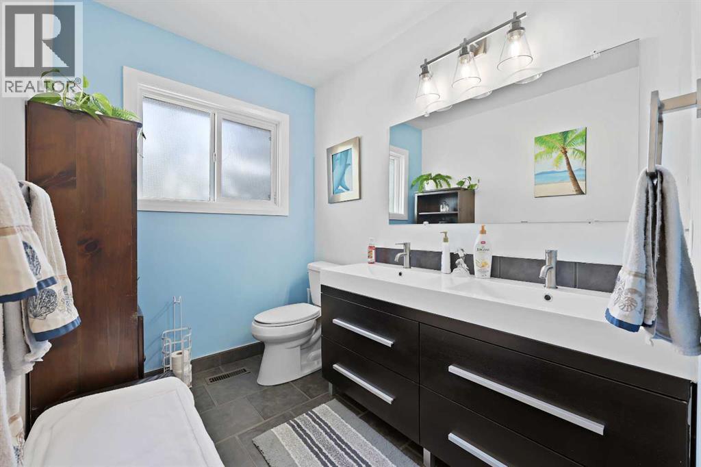 Single Family House for Sale in  Hawkfield Crescent NW Hawkwood Calgary 