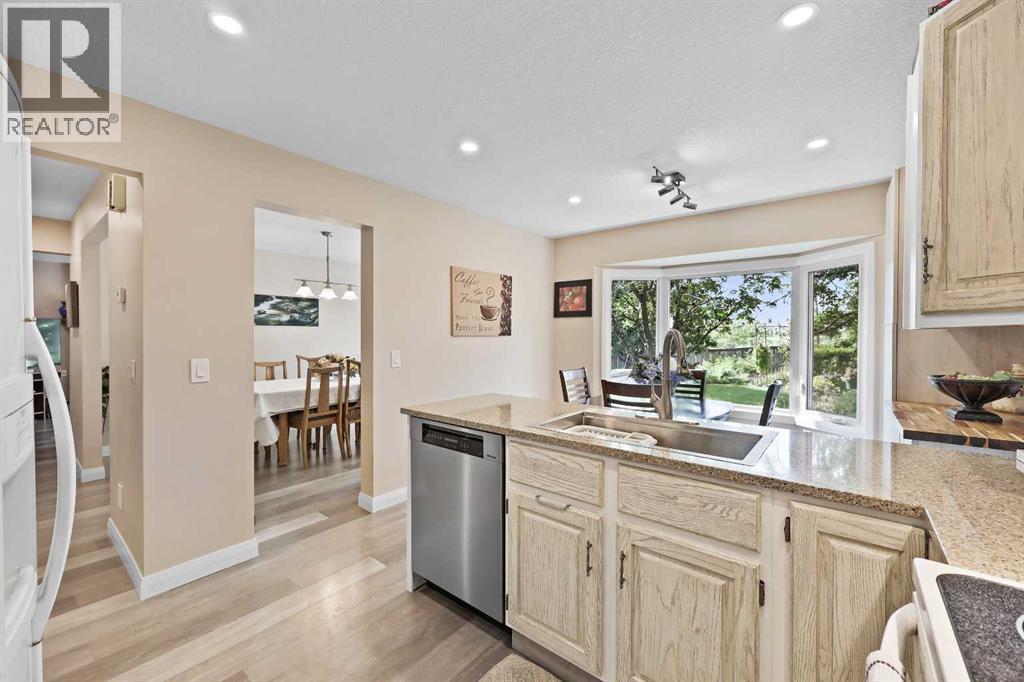 Single Family House for Sale in  Hawkfield Crescent NW Hawkwood Calgary 