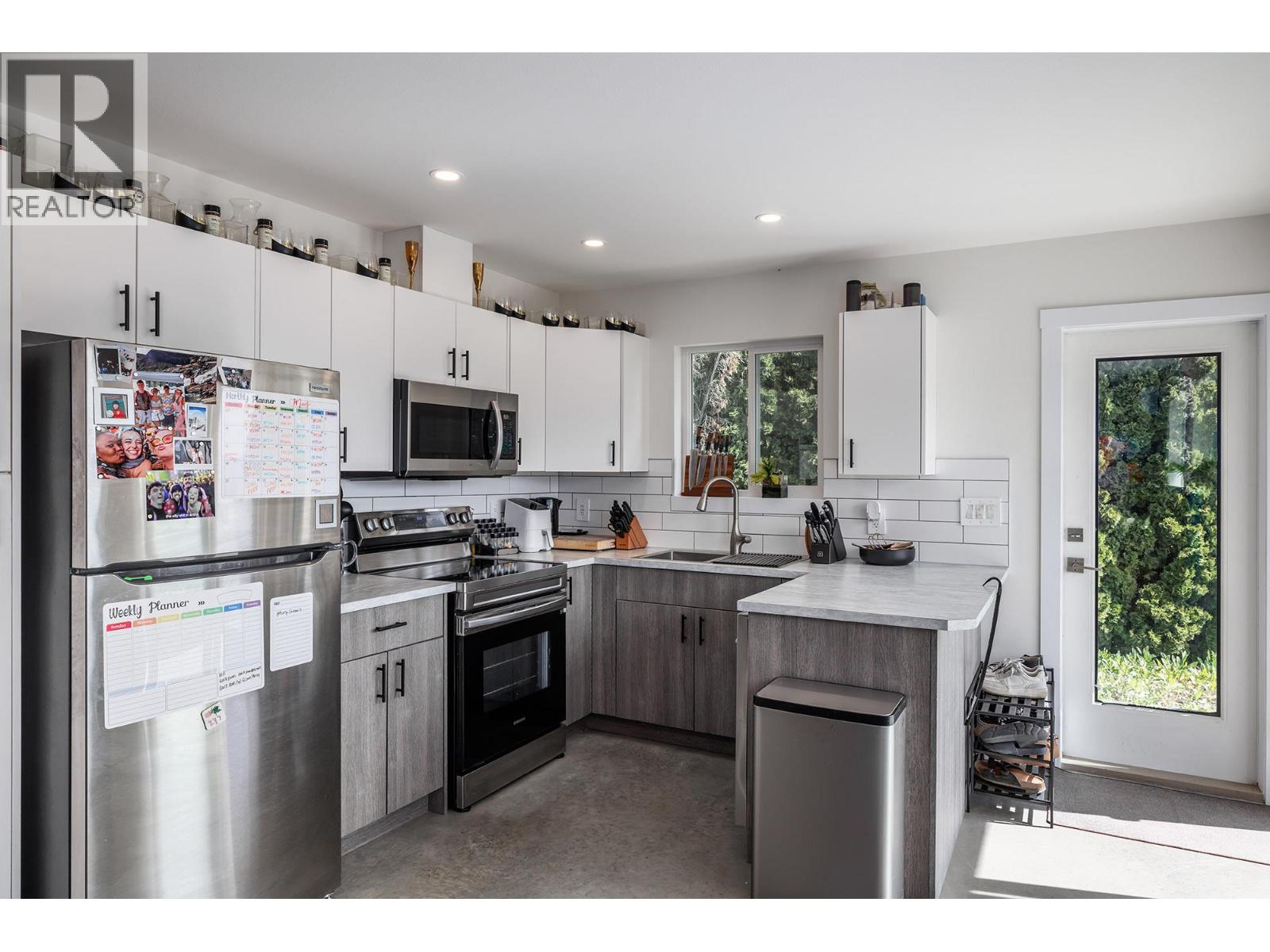  3728 Glenway Road, West Kelowna