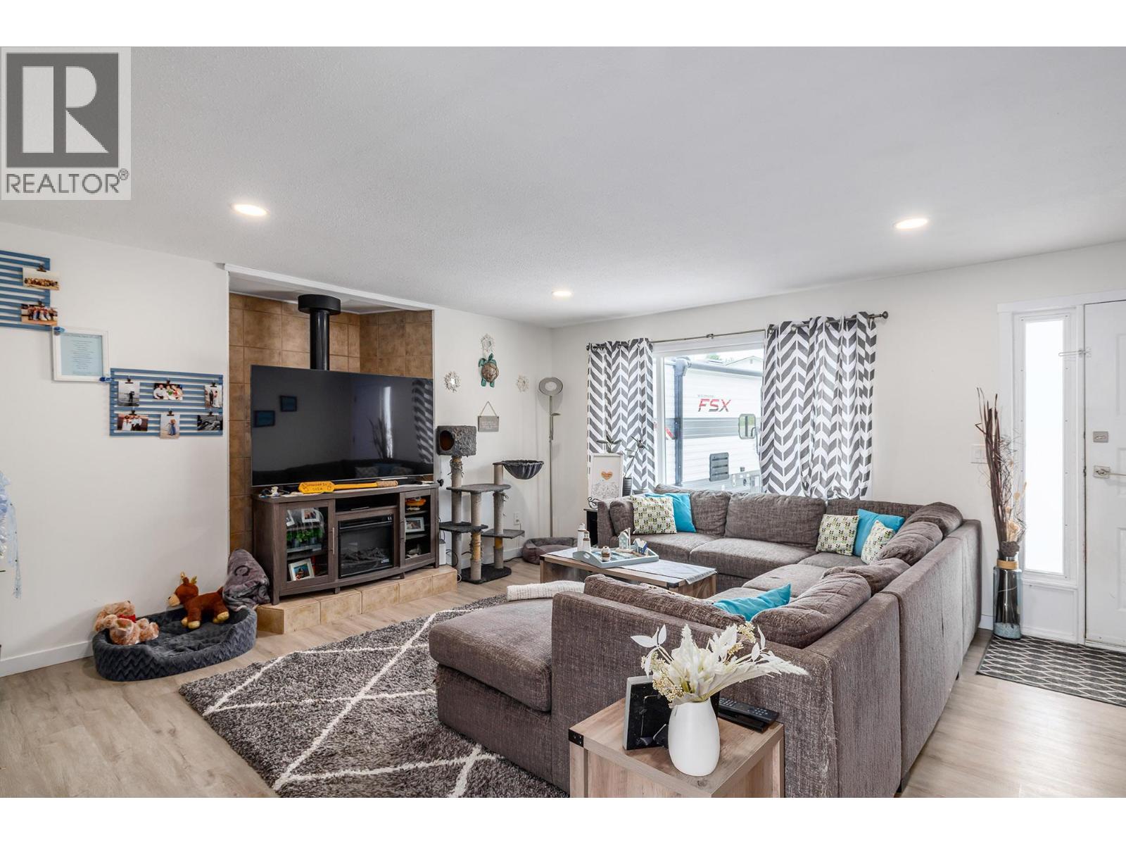  3728 Glenway Road, West Kelowna