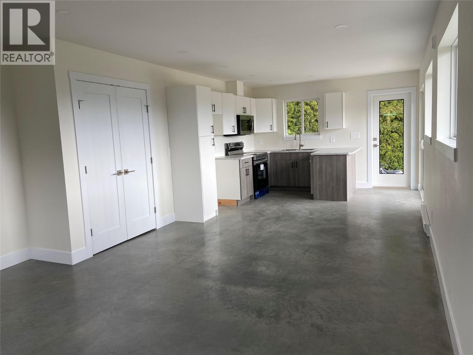  3728 Glenway Road, West Kelowna