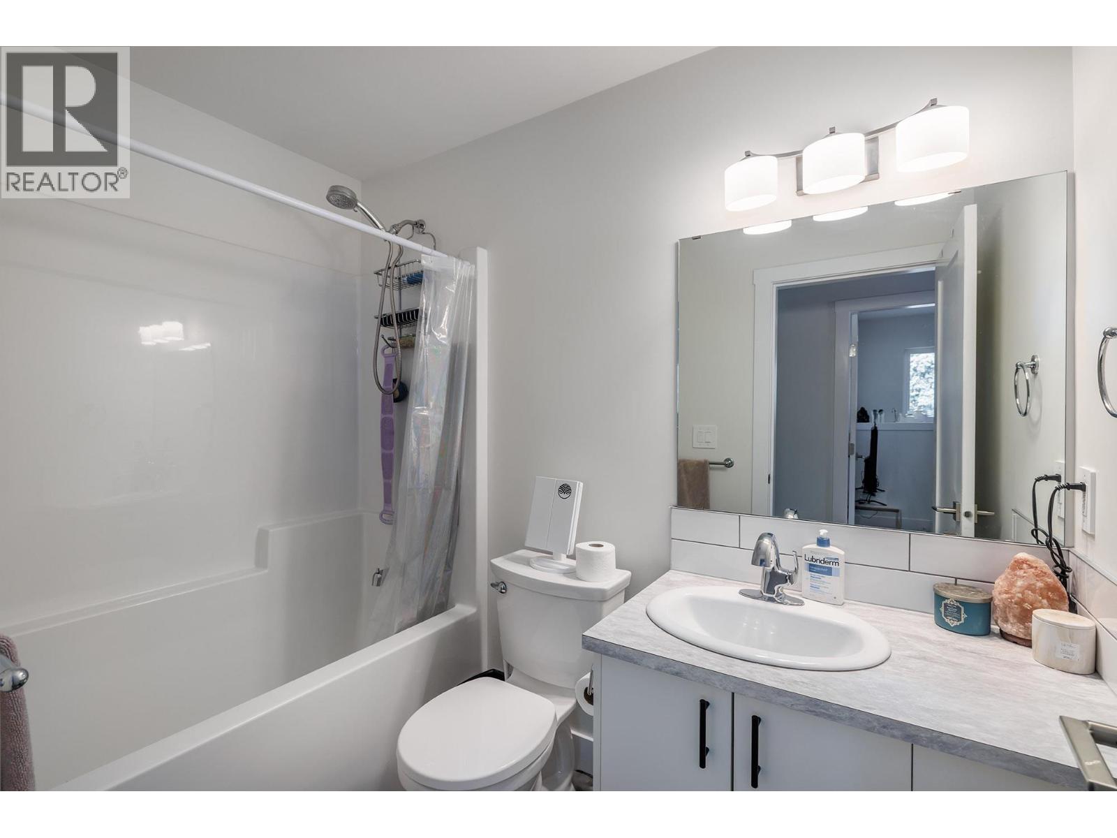  3728 Glenway Road, West Kelowna