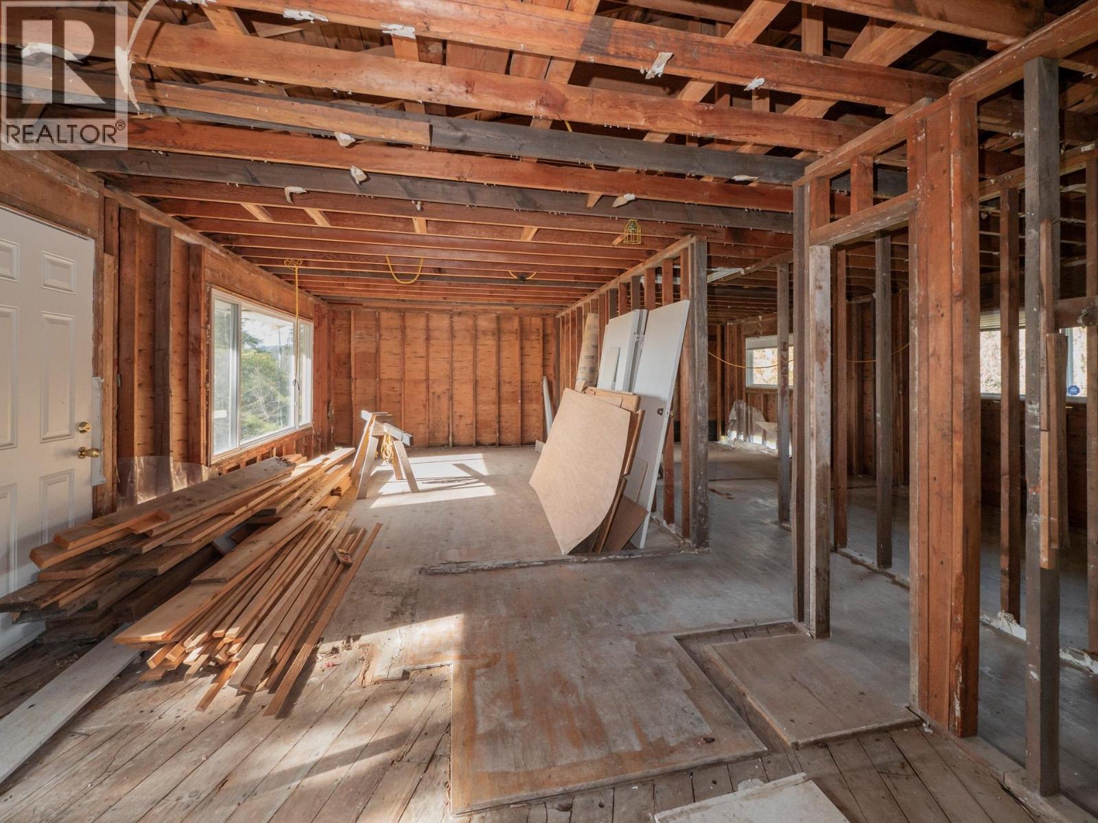 9305 STEPHENS WAY, Halfmoon Bay