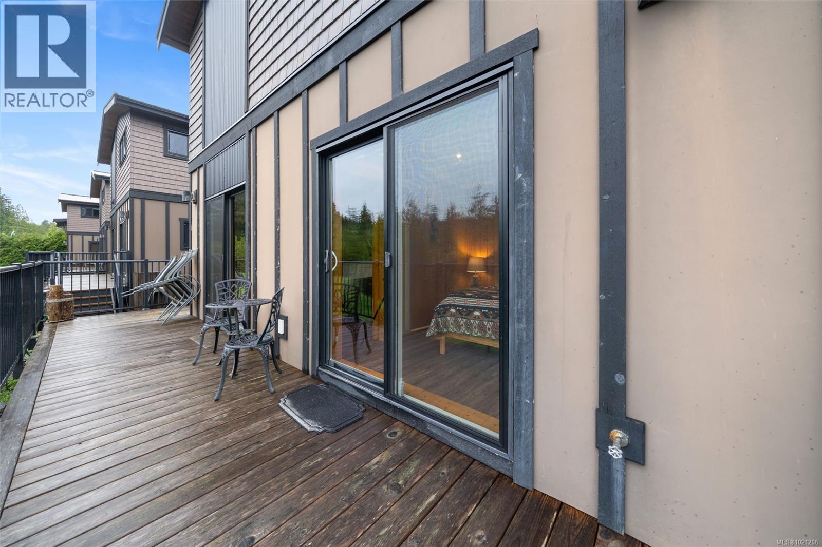 221 6596 Baird Rd, Port Renfrew