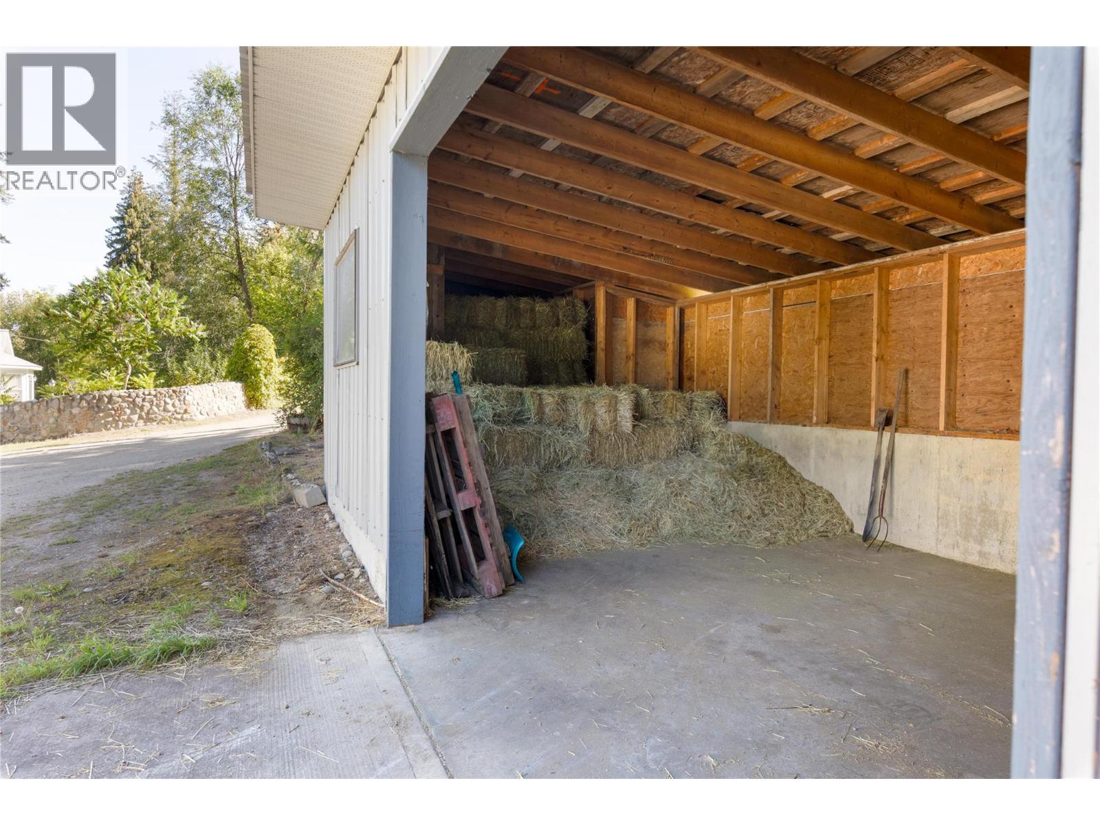 7630 97A Highway, Mara