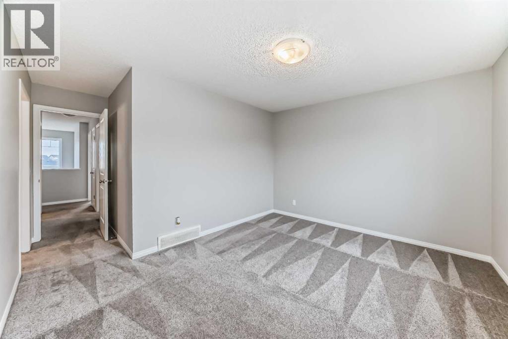 16 Fireside Way, Cochrane