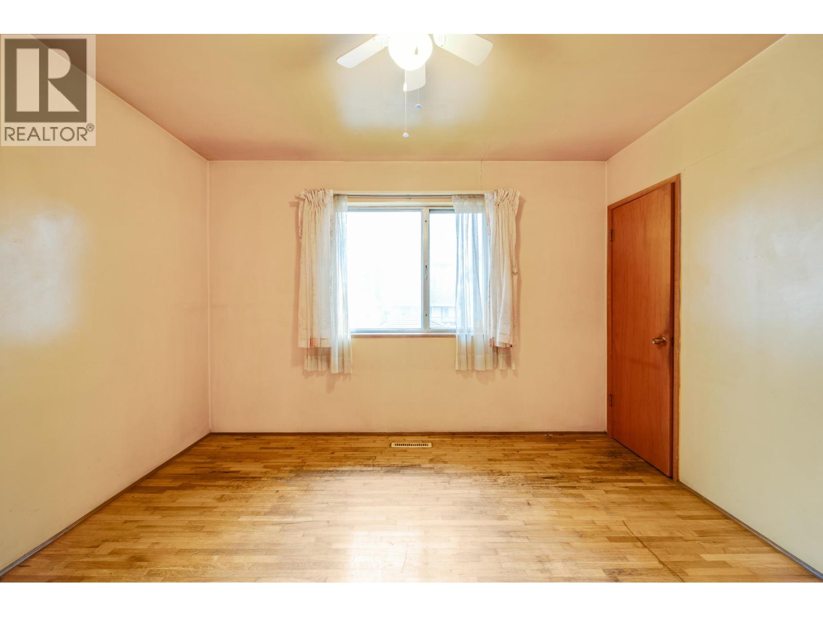 5284 SLOCAN STREET, Vancouver