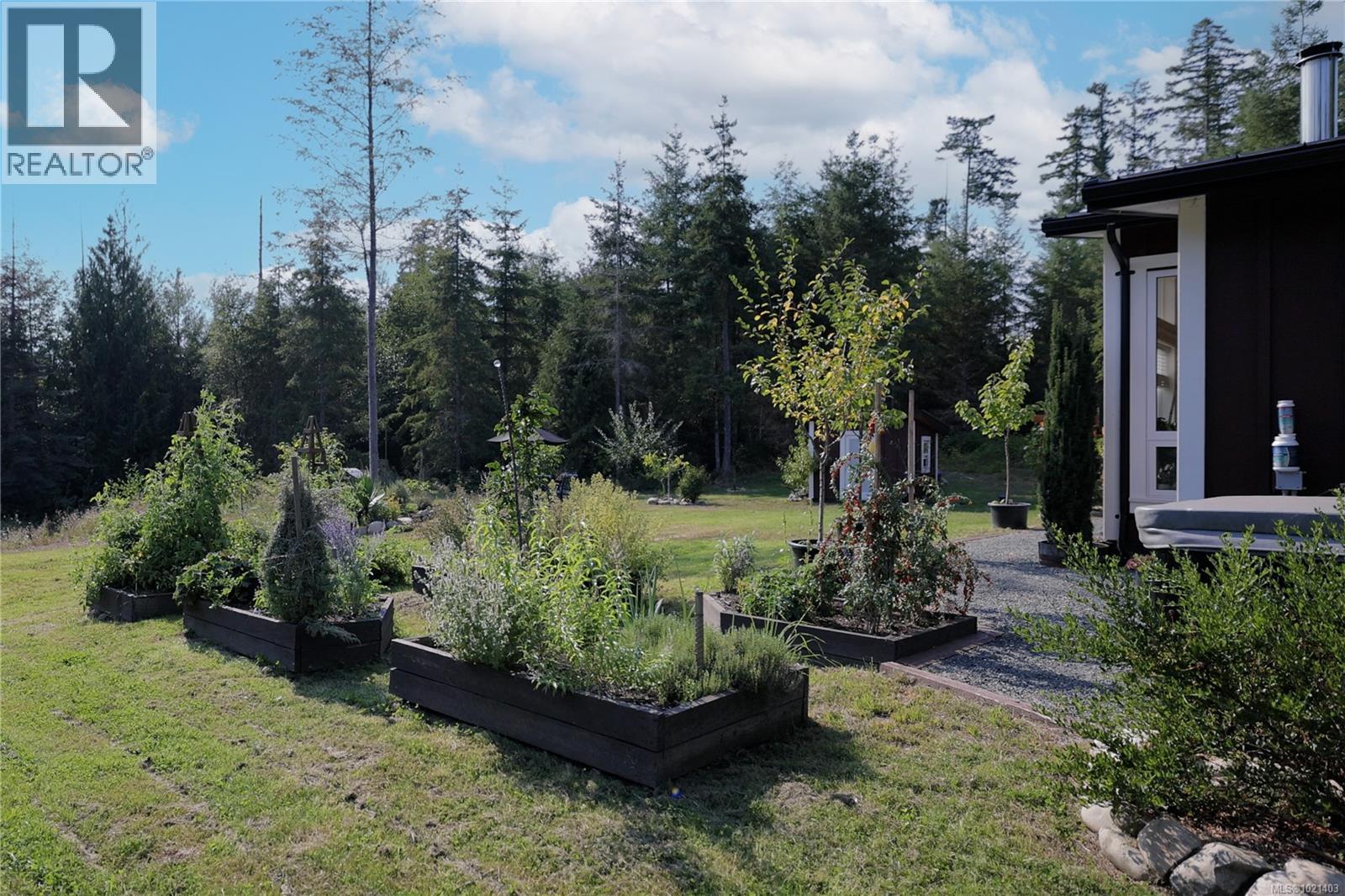 440 Gilbert Rd, Qualicum Beach