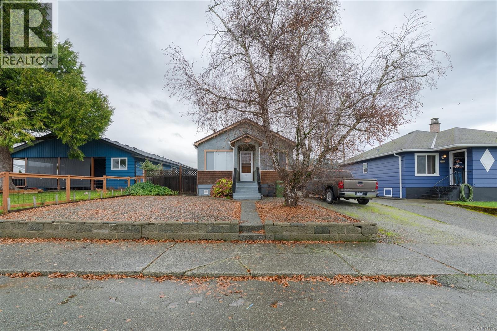 3885 14th Ave - 1