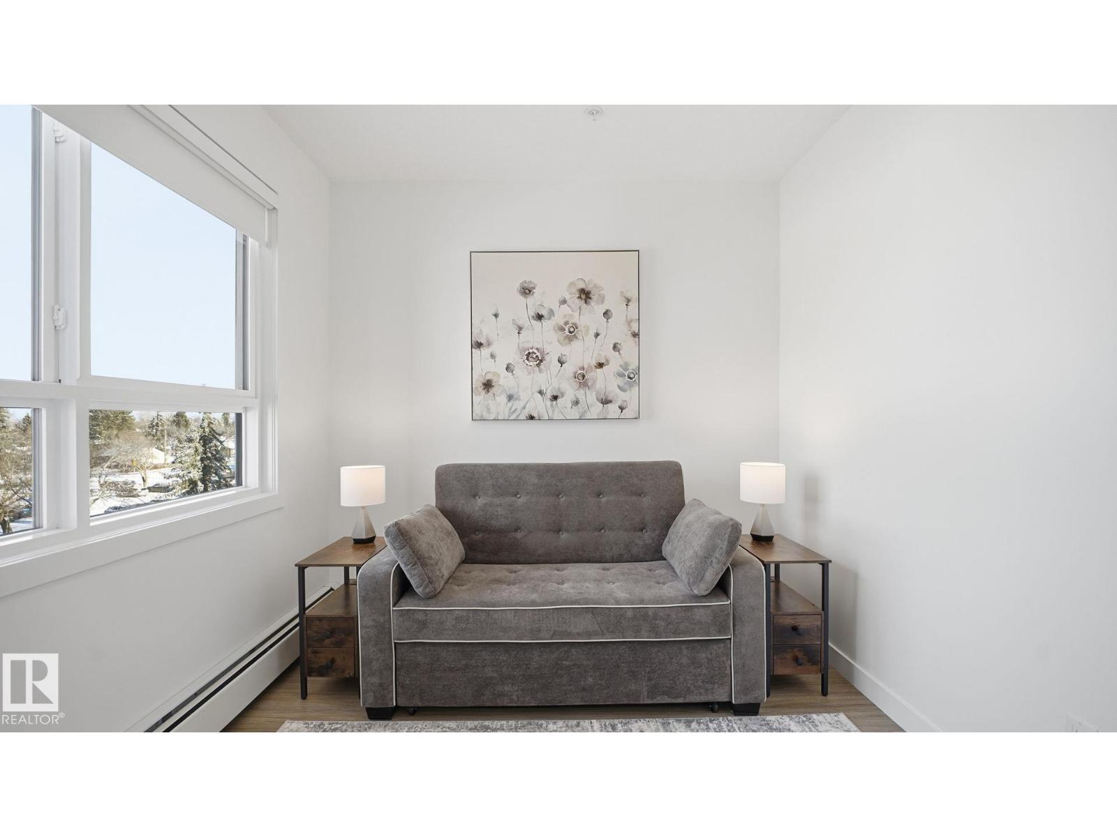 #401 17 COLUMBIA AVENUE W, Devon