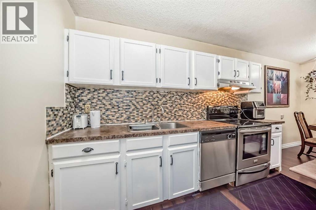 Single Family House for Sale in   Pinehill Place NE Pineridge Calgary 