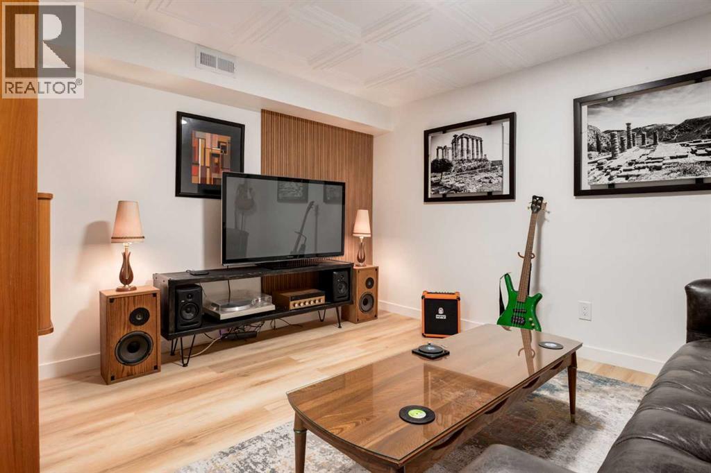 Single Family House for Sale in   Street SW Upper Mount Royal Calgary 