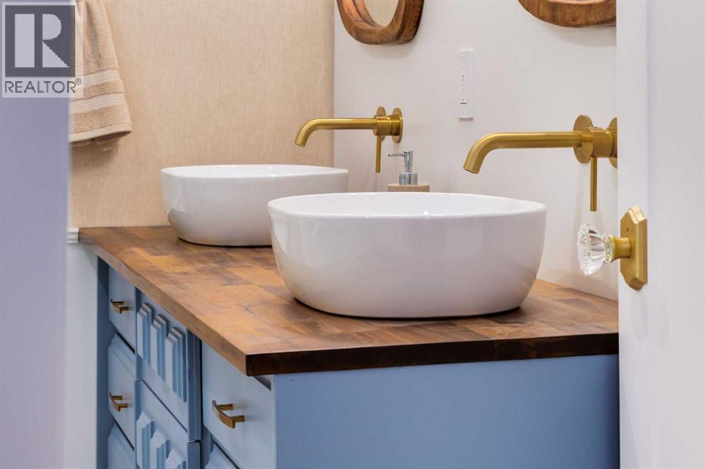 Single Family House for Sale in   Street SW Upper Mount Royal Calgary 