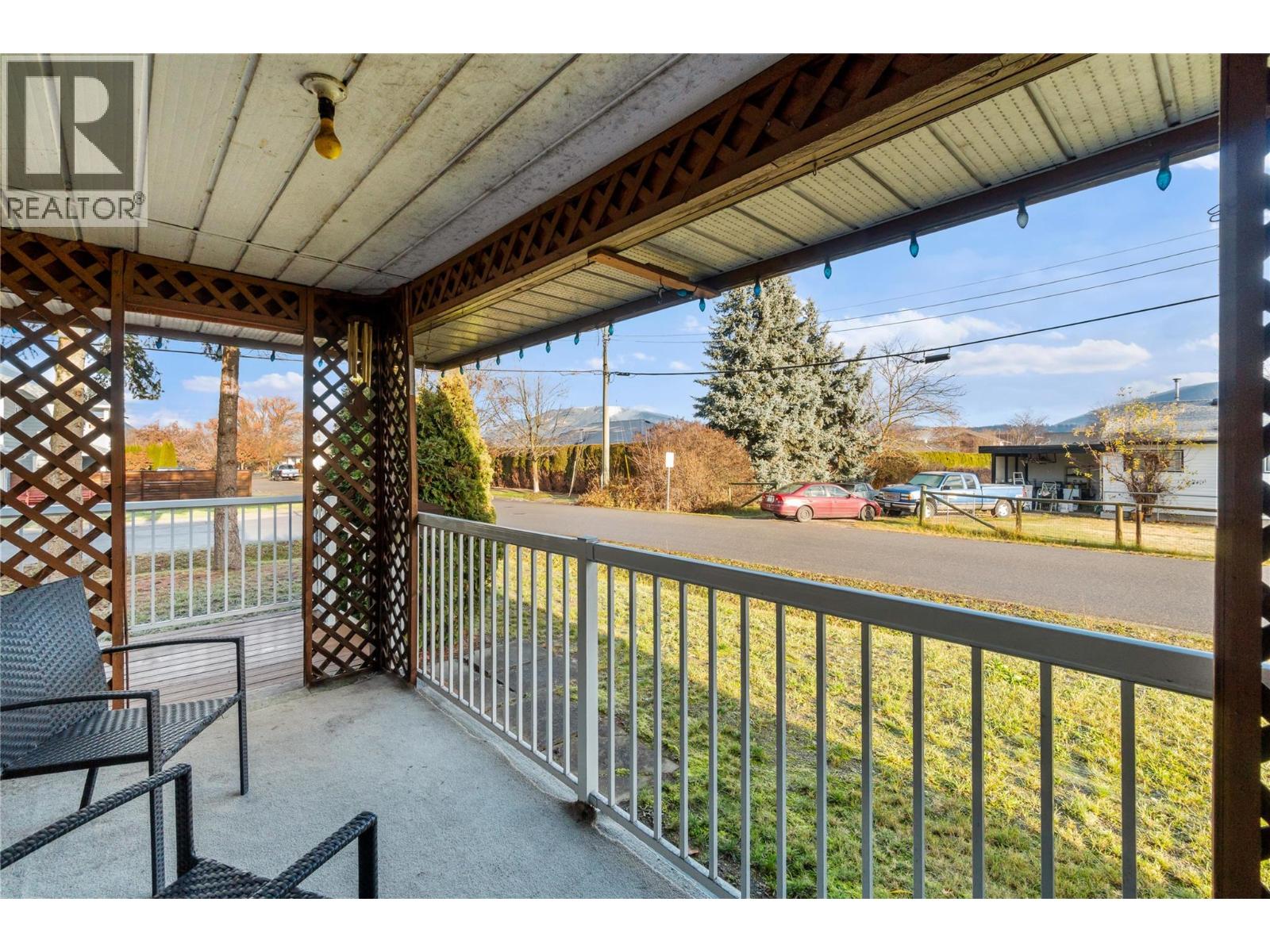  281 Hudson Street Northwest, Salmon Arm