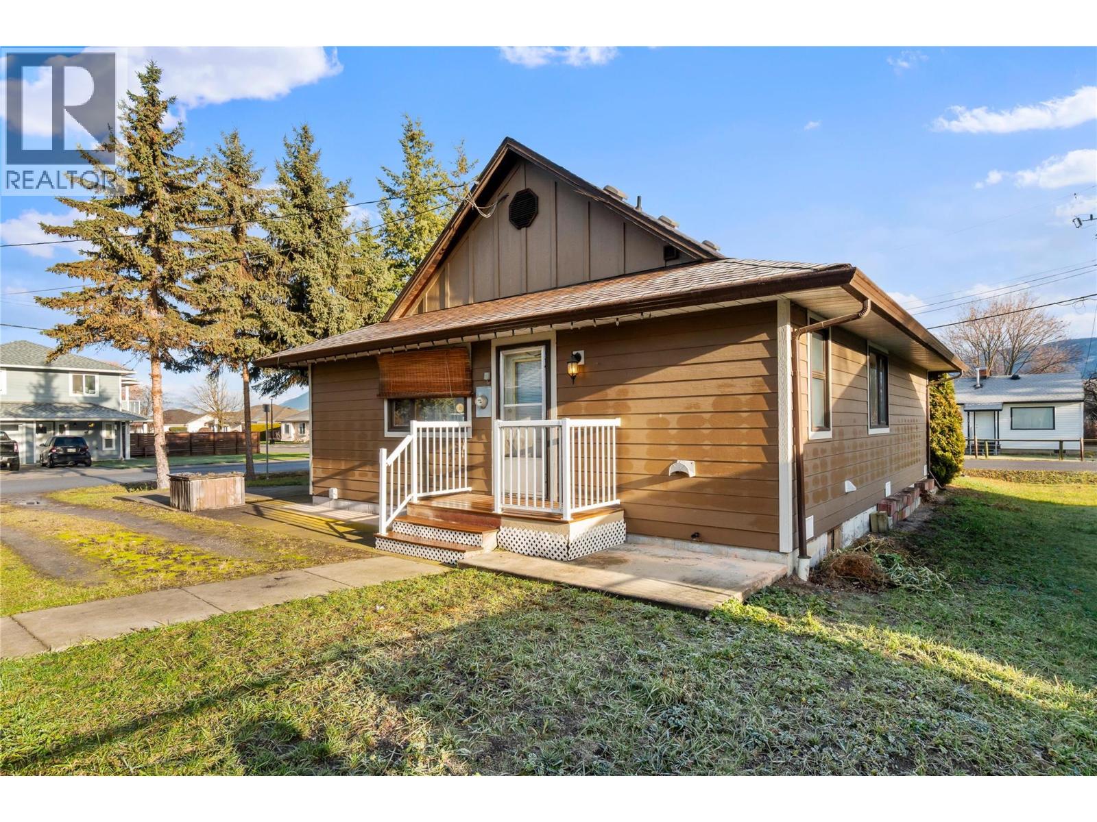  281 Hudson Street Northwest, Salmon Arm