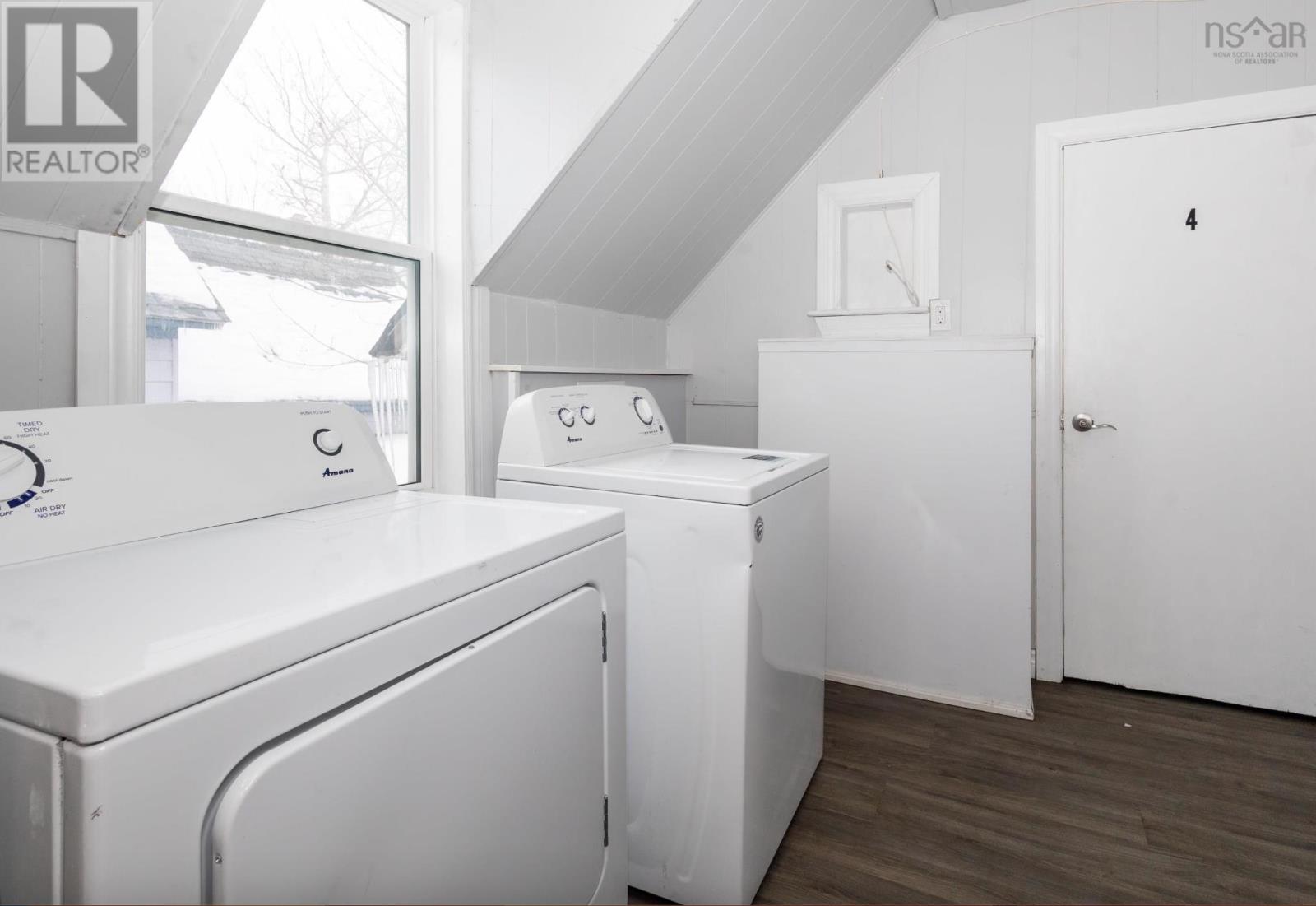 Property 5 of 17 of 177 Dorchester Street