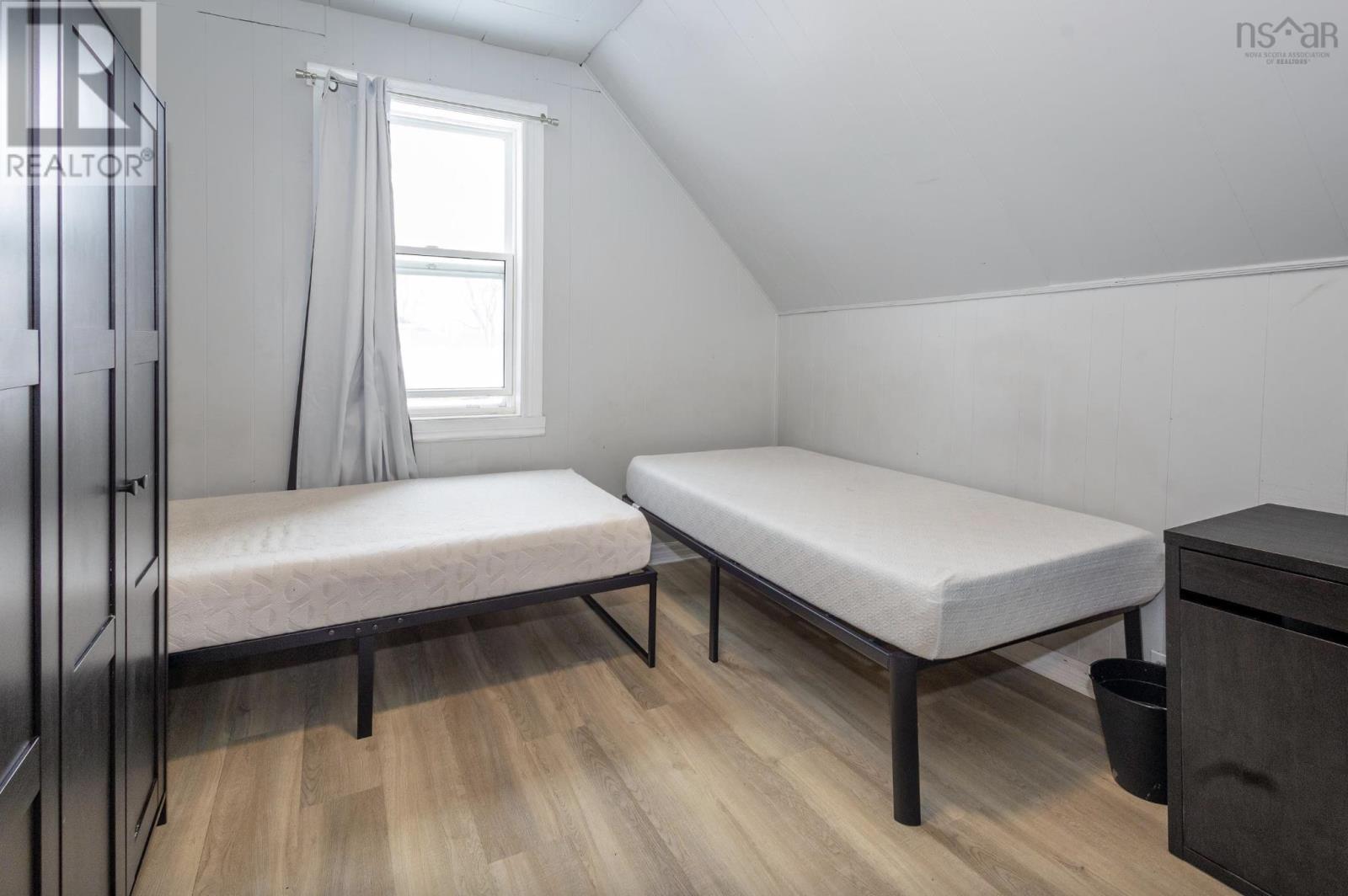 Property 10 of 17 of 177 Dorchester Street