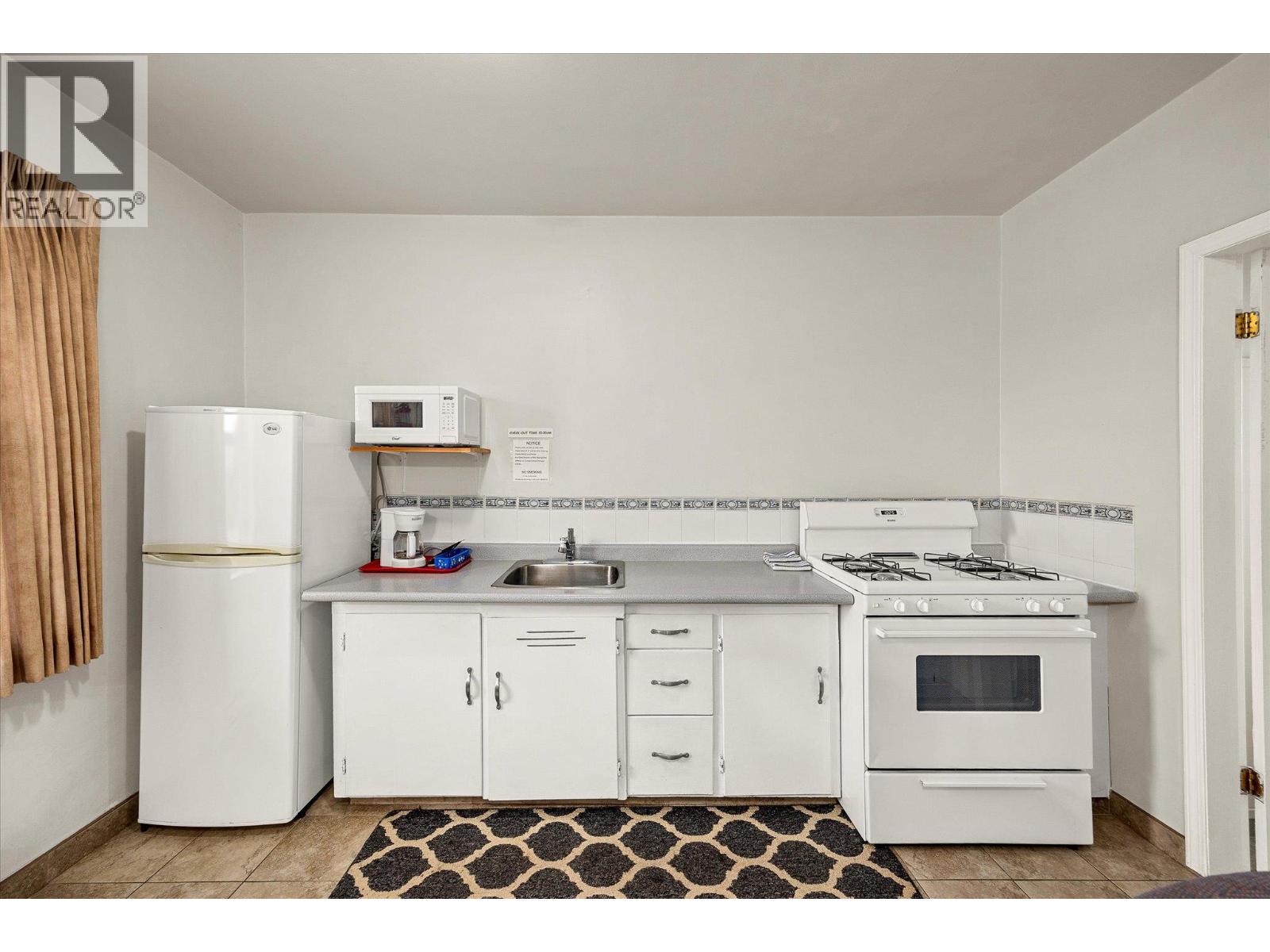 7414 97 Street, Osoyoos