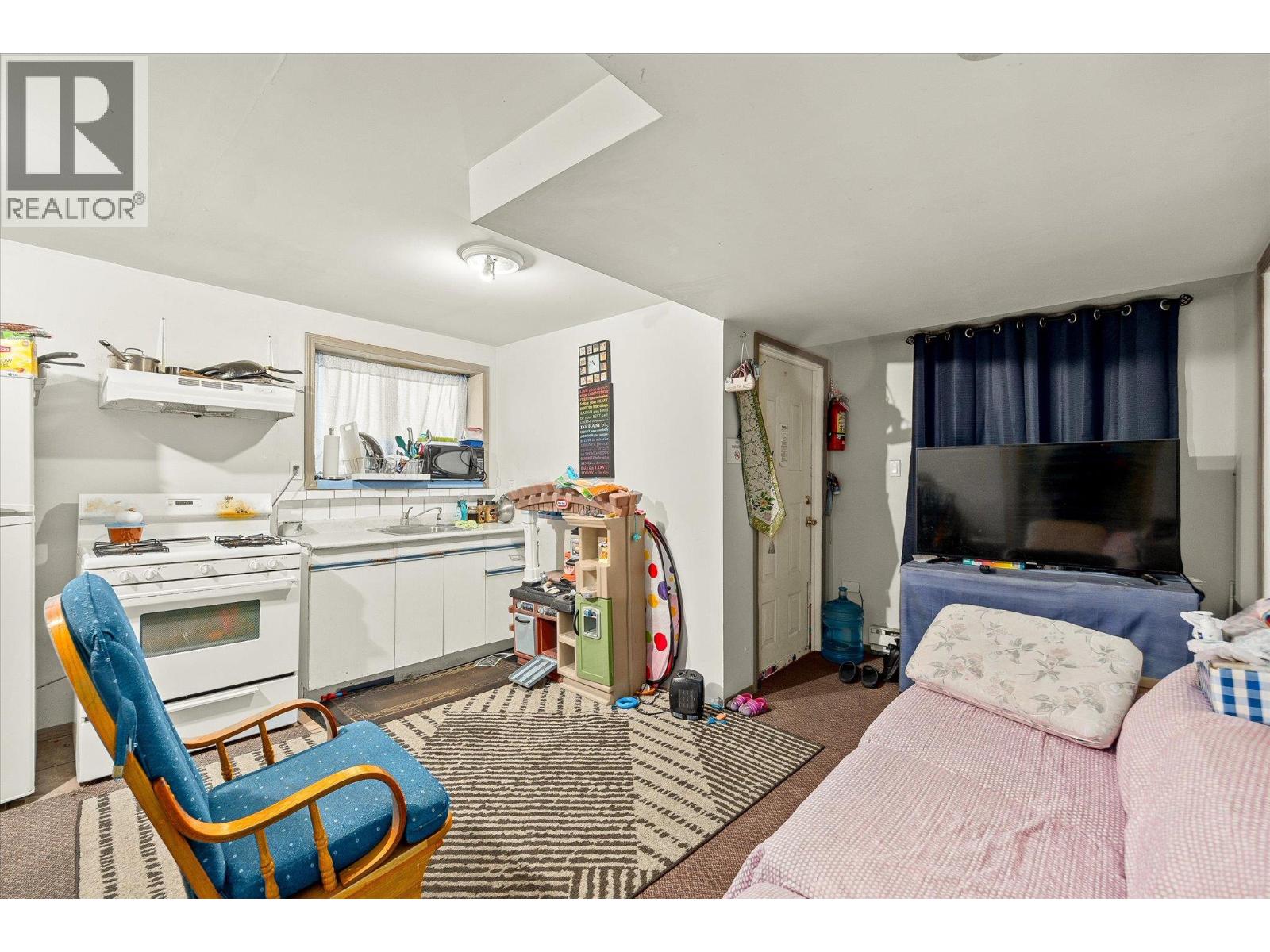 7414 97 Street, Osoyoos