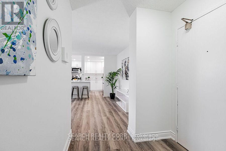 1108 - 3590 KANEFF CRESCENT - Photo 3 of 40, Mississauga (Mississauga Valleys), Ontario